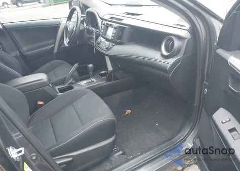 2018 Toyota Rav4 Xle z USA, uszkodzony, nr VIN 2T3RFREV5JW800336